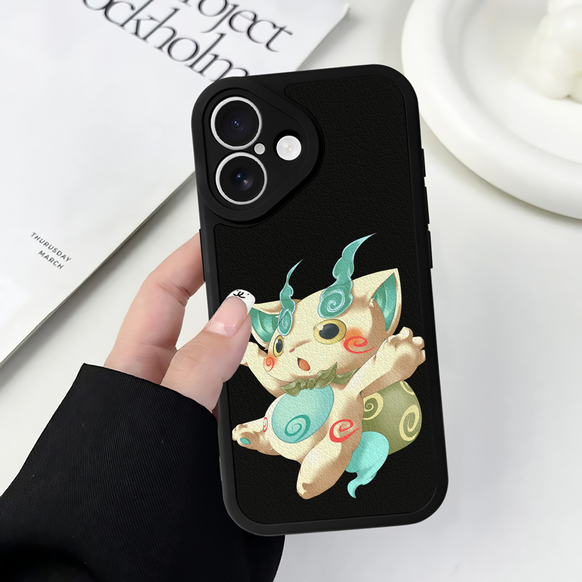 （画像用） 妖怪ウォッチ Yo-kai Watch 【iPhone 16シリーズ対応】シリコンスマホケース（レザー調） 材質：シリコン